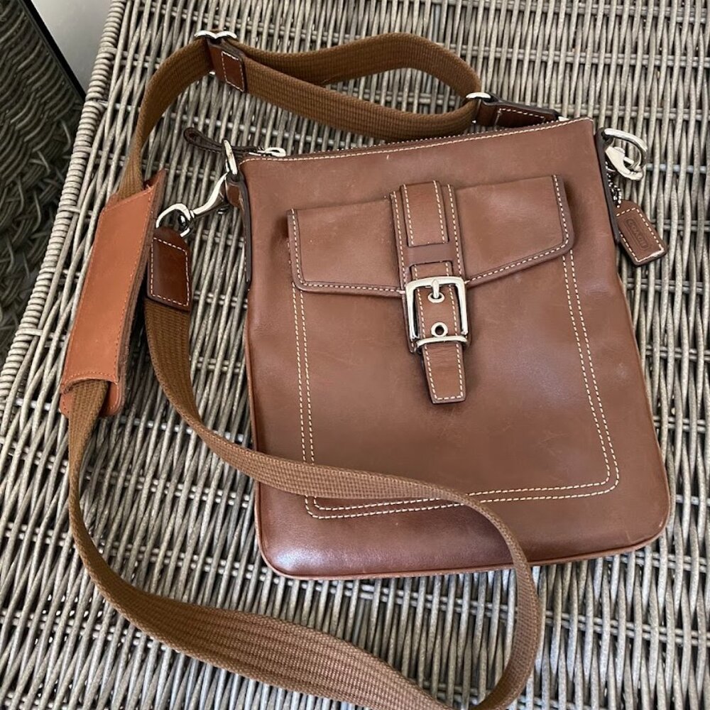 Vintage Coach Hampton Swing Pack crossbody bag